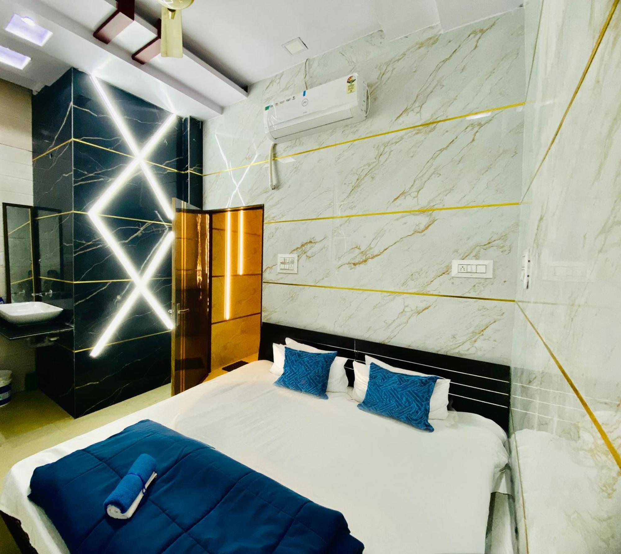 Hotel Mark Ujjain Extérieur photo