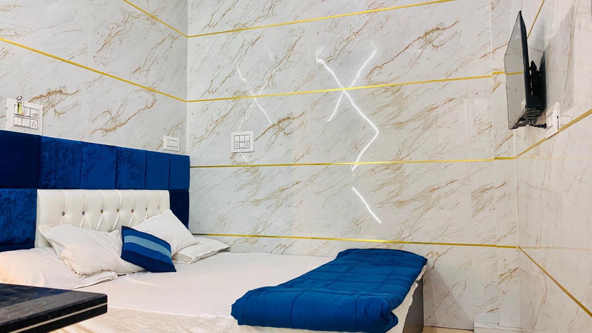 Hotel Mark Ujjain Extérieur photo