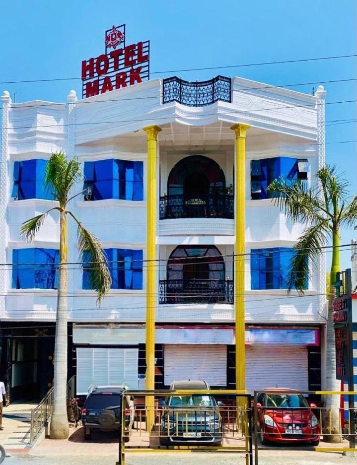 Hotel Mark Ujjain Extérieur photo